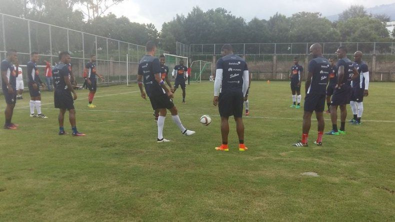 Panamá entrena por penúltima vez en El Salvador