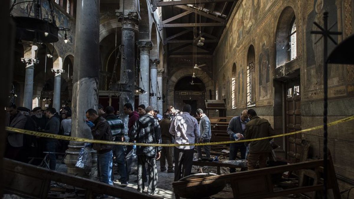 Sube a 27 el número de muertos del atentado en la iglesia copta de El Cairo