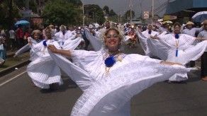 En San Miguelito celebran el 3 de noviembre con lucido desfile
