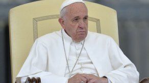 El Papa recibió en secreto en EEUU a funcionaria que rechazaba casar gays El Papa recibió en secreto en EEUU a funcionaria que rechazaba casar gays