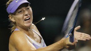 Azarenka y Sharapova avanzan en Tokio