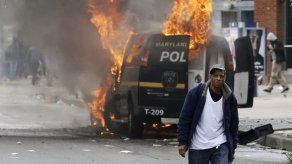 Declaran estado de excepción por disturbios en Baltimore