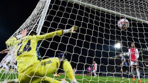 Ajax pierde a cuatro titulares por el covid-19 para partido de Champions