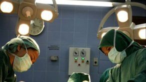 Realizan 1er transplante de cara en EU