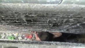 Video: Rescate en China de niño que quedó atrapado entre paredes