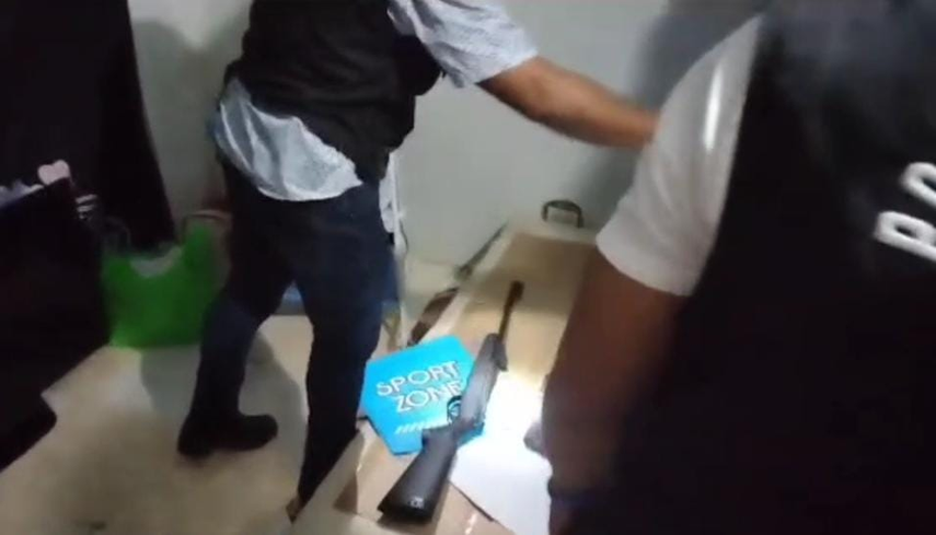 Policía decomisa arma presuntamente utilizada para amenazar