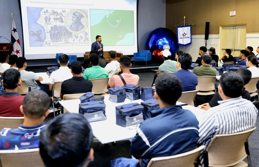 Programa de Ayudante Estudiantil del Canal de Panamá