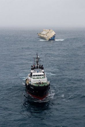 Buque de bandera panameña naufraga en Francia