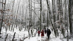 Tres heridos y varias rutas cortadas por temporal de nieve y viento en España