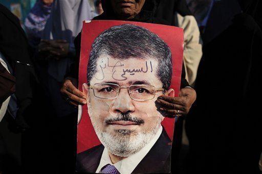 Morsi, aislado pero desafiante en últimos días