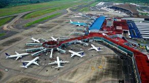 Promulgan decreto que autoriza reactivación de vuelos internacionales en Panamá