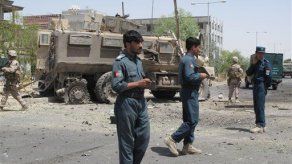 Talibán mata a 15 policías afganos