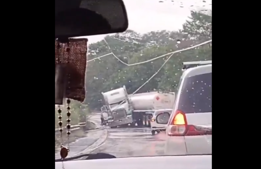 ¡AHORA! Accidente de tránsito en la vía Centenario cerca del Estadio Rod Carew