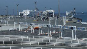 Trabajadores en huelga bloquean Eurotúnel por segunda vez
