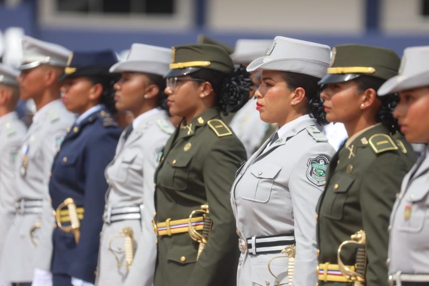 Nuevos subtenientes juraron servir a Dios y a la Patria en ceremonia oficial.