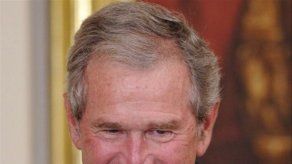 Pirata informático accede a los correos electrónicos de la familia Bush