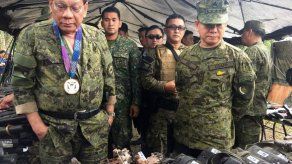 Duterte visita Marawi por primera vez desde el inicio del conflicto con el EI