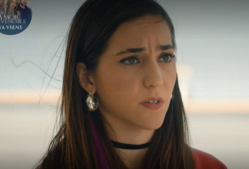 MUJERES | Derya le da una visita a su familia.