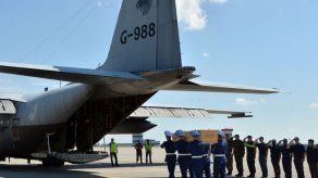 Llegan a Holanda los dos aviones con los restos de las víctimas del MH17