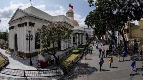 Denuncian desmantelamiento de la televisora del parlamento venezolano