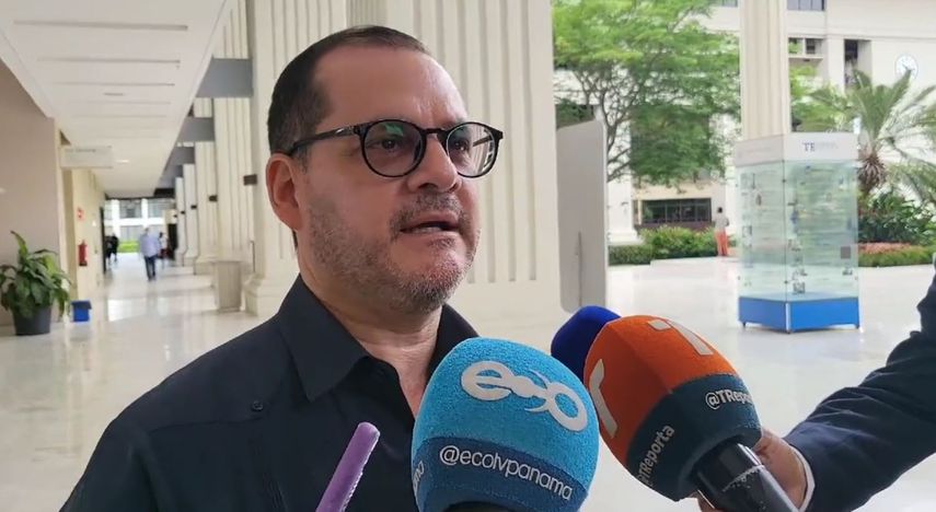 Roberto Ruíz Díaz justifica su licencia sin sueldo en la Alcaldía de Panamá