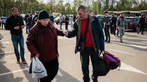 La decisión se anunció el miércoles por la noche, después de una jornada de intensos bombardeos rusos en varias regiones de Ucrania.