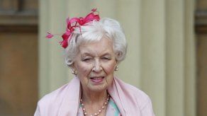 Fallece la actriz británica June Whitfield a los 93 años