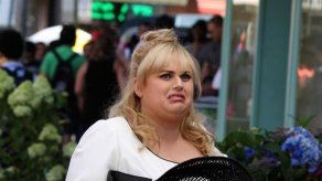 Rebel Wilson ingresa de urgencia en el hospital tras una fuerte caída