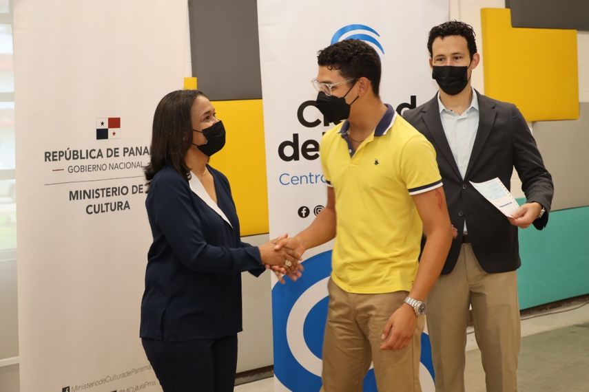 MiCultura entrega fondos a emprendedores del programa Crea en Panamá