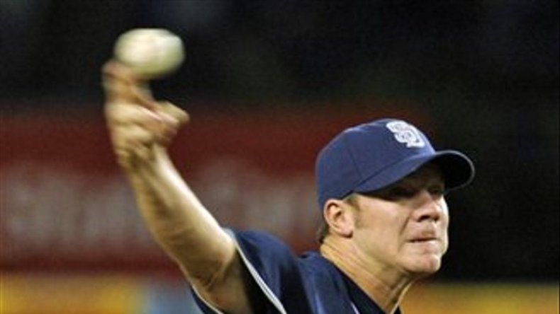 Padres 7, Dodgers 5; Peavy vence de nuevo a Penny