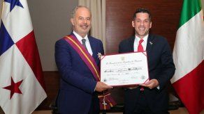 Panamá condecora a embajador de Italia Marcello Apicella por exitosa misión
