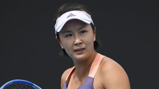 La tenista Peng salió de la vista pública después de que la acusación en contra del ex viceprimer ministro Zhang Gaoli apareciera brevemente en su cuenta verificada de la red social Weibo,