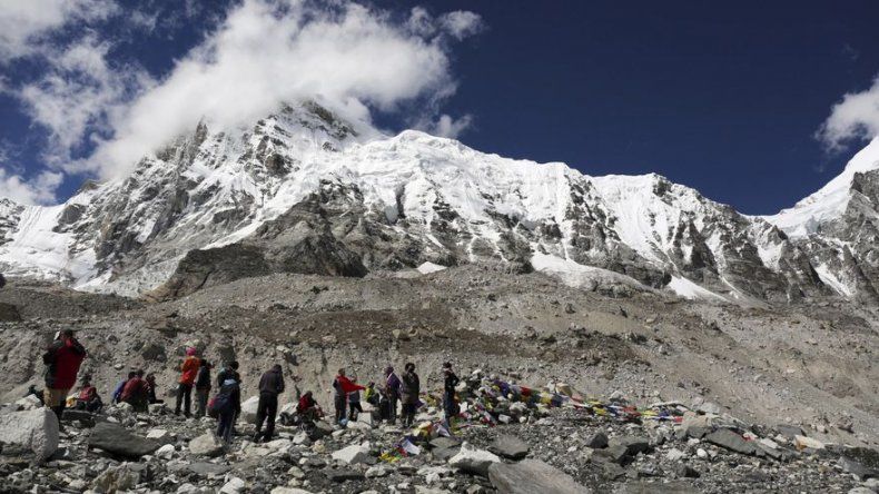 Nepal: Detenido sudafricano por subir al Everest sin permiso