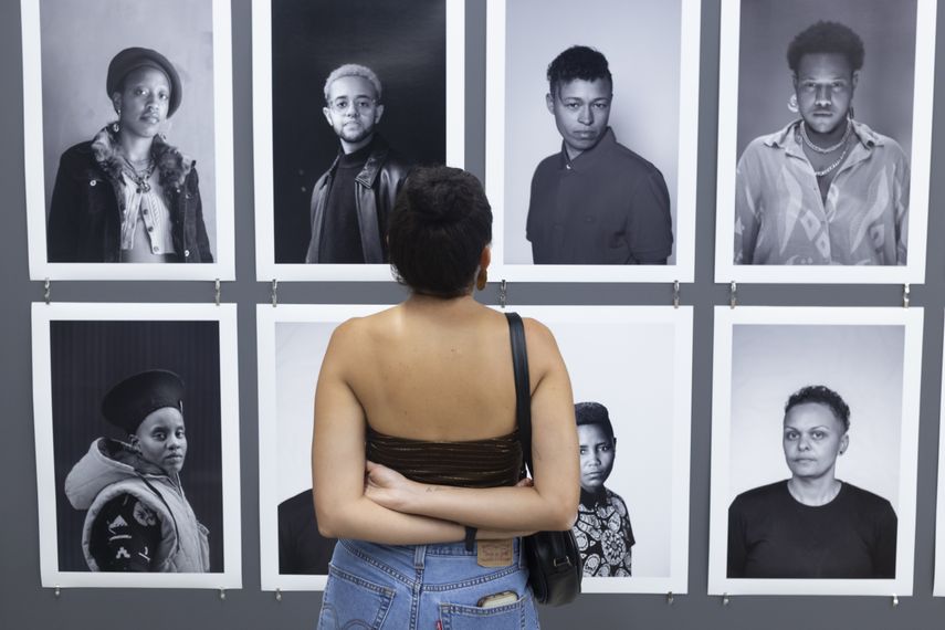 Vive el cierre de la exhibición de Zanele Muholi en Casa Santa Ana.