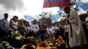 Piloto rebelde Óscar Pérez enterrado en Caracas sin aval de familiares
