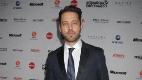 Jason Priestley dirigirá el biopic de Phil Hartman