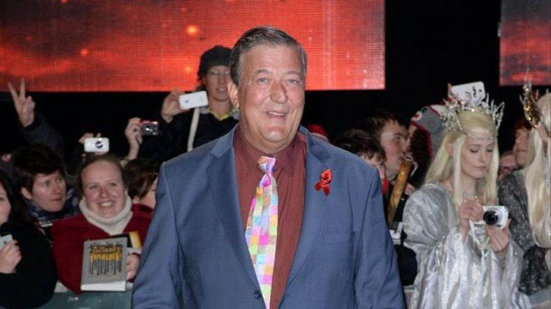 Stephen Fry se muda a EE.UU. con su marido