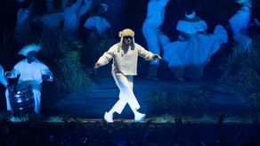 &nbsp;Rubén Blades y Bad Bunny cantan juntos en el Coliseo de Puerto Rico.