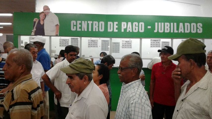 Entregan Cepadem a más de 100 mil jubilados en centros de pago de la CSS