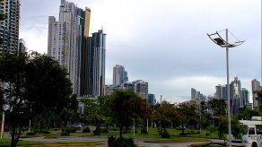 {alttext(,Etesa y Sinaproc mantienen monitoreo de Onda Tropical #26)}