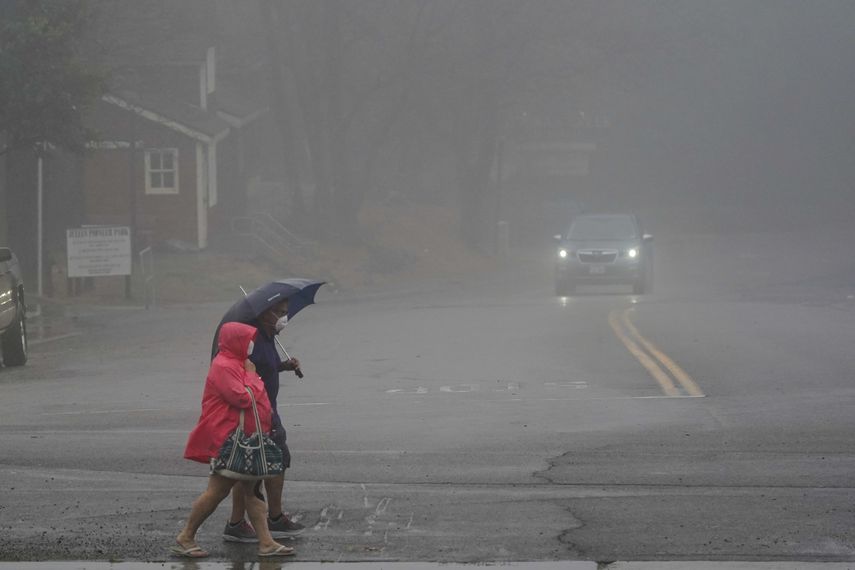 Se esperaban aguaceros y tormentas eléctricas aislados en el sur de California hasta el lunes por la noche