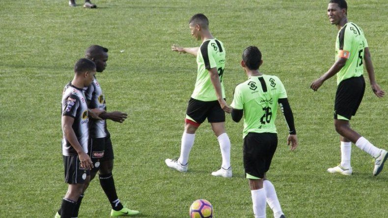 Tauro vence a Costa del Este en cuadrangular de fin de año