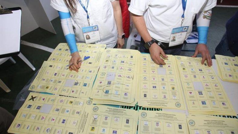 TSE de Guatemala revisará actas por denuncias de fraude en elecciones