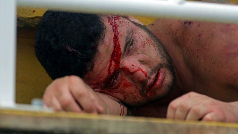 Al menos tres hinchas heridos deja pelea de fanáticos en última jornada