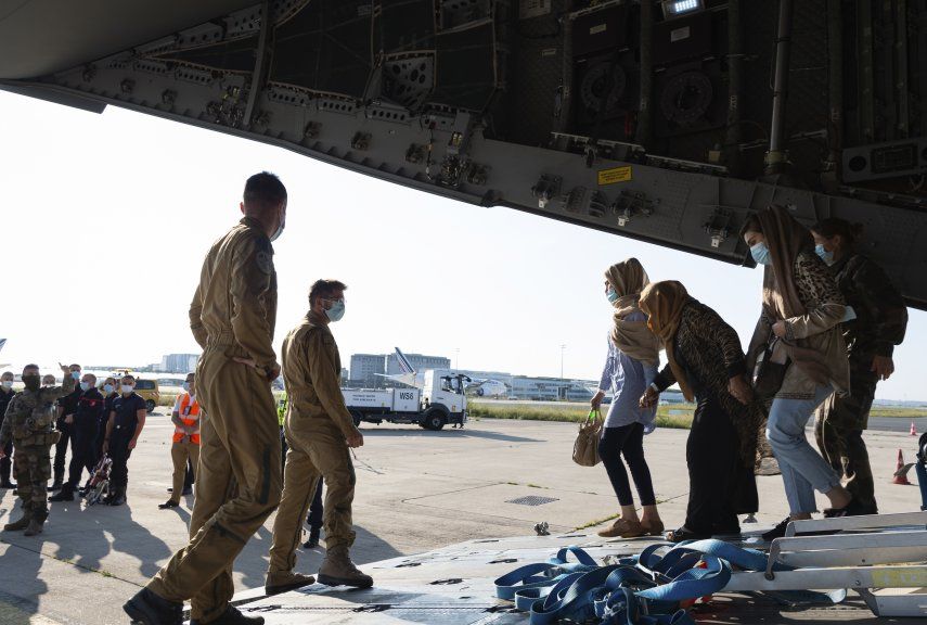 Francia terminará el viernes las evacuaciones desde Kabul