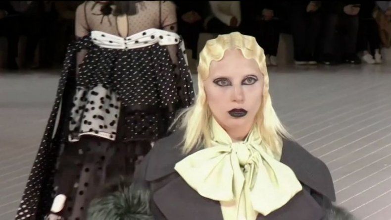 Lady Gaga modela para Marc Jacobs en semana de desfiles en Nueva York