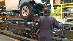 Por ahorro, GM anuncia recorte del 15% de su personal