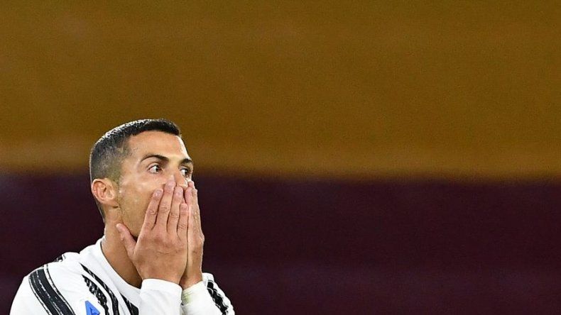 Ministro de Deportes italiano asegura que Ronaldo violó protocolo anticovid