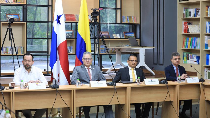 Panamá y Colombia avanzan en la interconexión eléctrica binacional