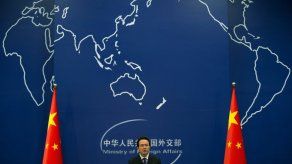 China reclama derecho a vigilar islas en aguas en disputa